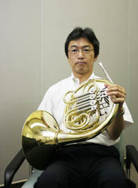 �y���T��