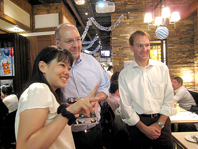 �T���E�E�B���X���񒼕M�T�C������Trio!�̃v���[���g�Ƀj�b�R����