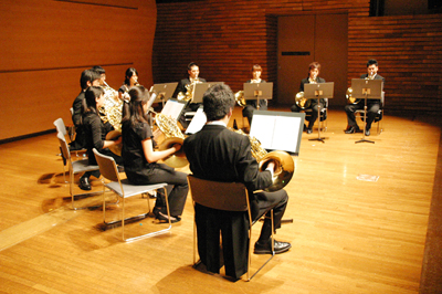 �z�����A���T���u���E�t�@�~���G