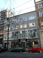 �X�܂͌��݂Ɠ����ꏊ�Ɏc��܂�