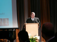 フィリップ社長をはじめ各界名士によるスピーチを予定（写真は2007年アレキサンダー社225周年記念パーティー）
