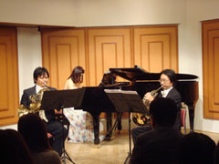 ピアノ岡純子さん共演によるヴィット、2本のホルンとオーケストラの為の小協奏曲。