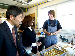 �H�[���w�B�A���L�ЍH���Ɏ��⒆�B