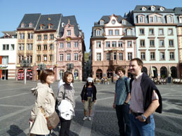 �}�C���c�s�����A���L�ЃX�^�b�t�ƎU�􂵂܂���