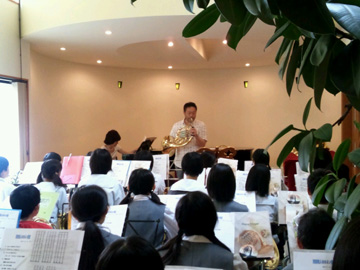 �S�R�Œ������𒆐S�Ƃ����N���j�b�N