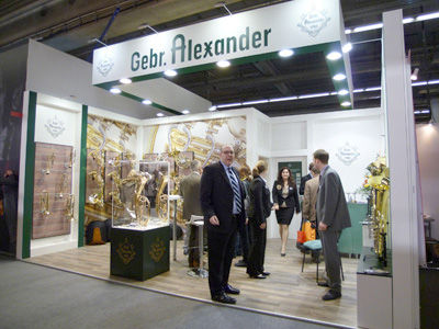 �z�����A�`���[�o�Ȃǂ��W�������A���L�T���_�[�Ѓu�[�X