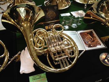 ���E�Ō�̎s�̕i103�a��100���N�L�O���f���I�I