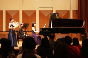 日本ホルン協会主催のジュニアソロホルンコンクール2015で第1位となった西本葵さんの演奏