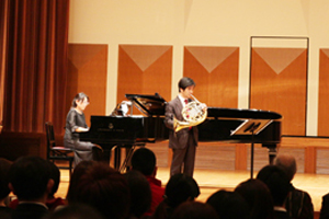 ���i����v���ƃA�}���ꏏ�Ɋ������Ă��邳�����܃z�����̉�B�w���̓����o�[�ł�����Ö�~��