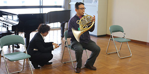 2015�Ă�IHS�V���|�W�E���ɎQ�����������Y��̃z�����A���T���u���B�E�[���{���̃\���X�g�iR.�V���g���E�X�F�z�������t�ȑ�1�ԁj�����A���[�̐l�͂ǂ����Ă���2�Ԃ𐁂������i�΁j