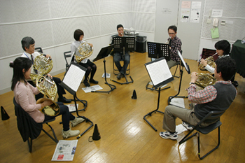 ���K���i